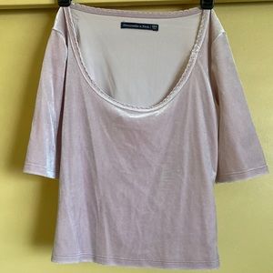 Light pink scoopneck half sleeve velvet crop top